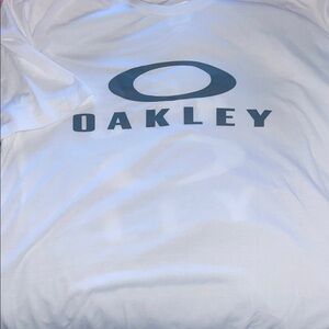 OAKLEY T SHIRT WITH CAMO LOGO